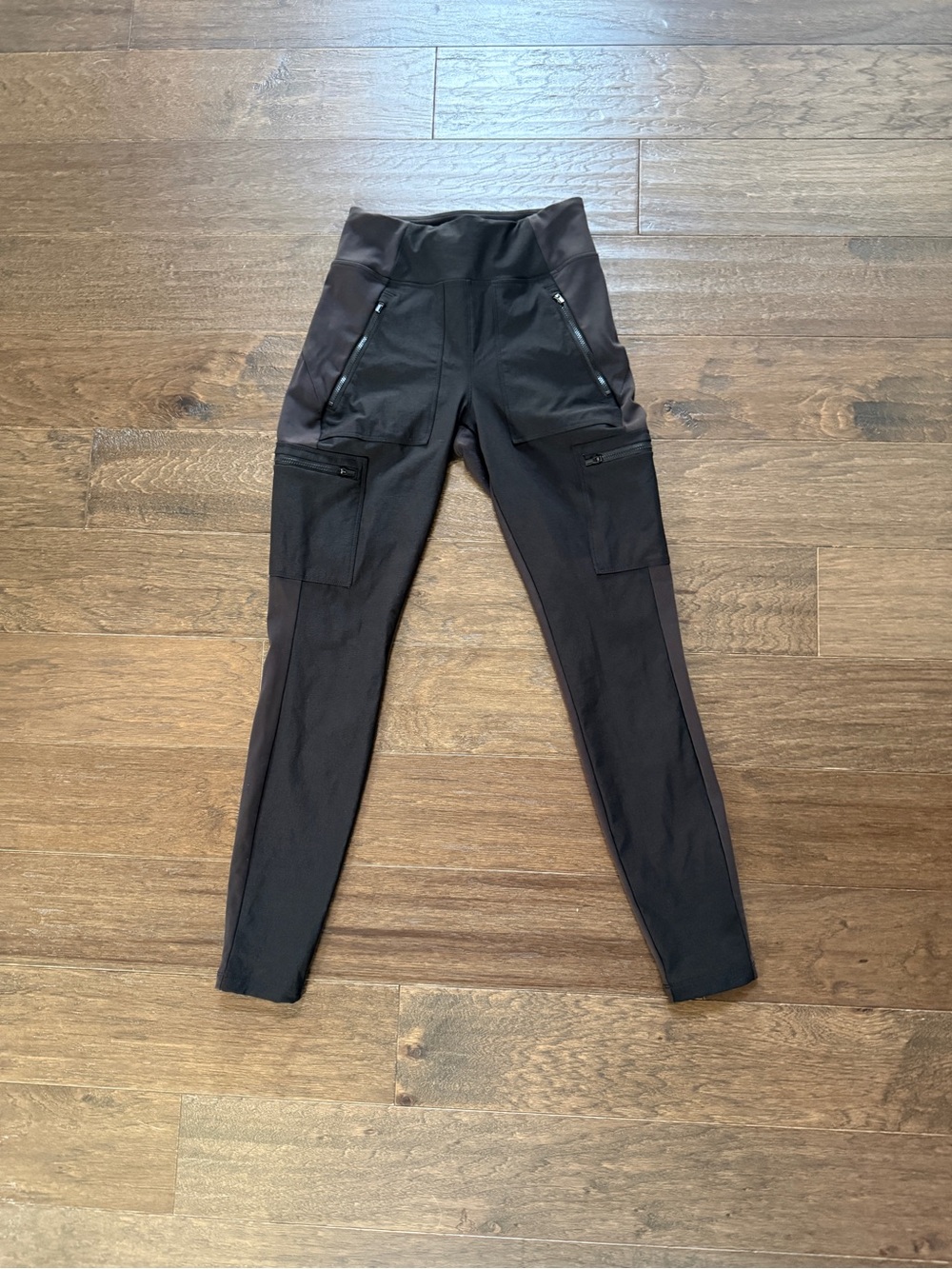Athleta women’s size 0 black Headlands Hybrid High Rise Cargo Legging